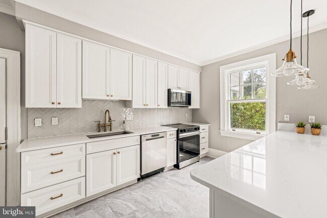 Building Photo - 3408 Wessynton Way