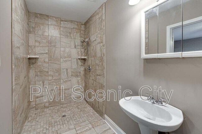 Building Photo - 4717 Beverly Kay Dr