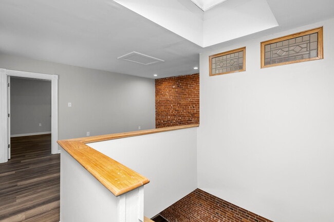 Building Photo - 1015 Ann Ave