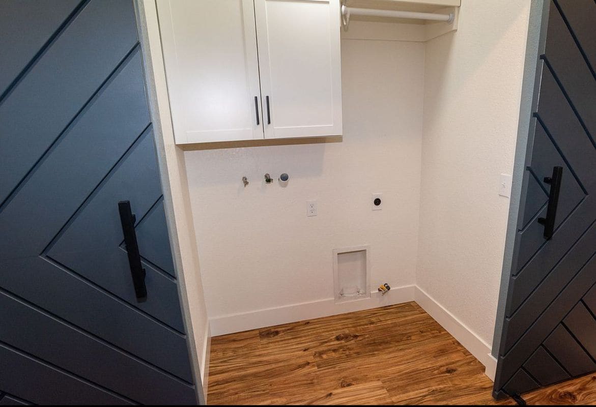 Building Photo - 20825 Crest Dr