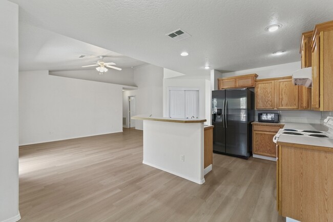 Building Photo - 3589 N Chatterton Way