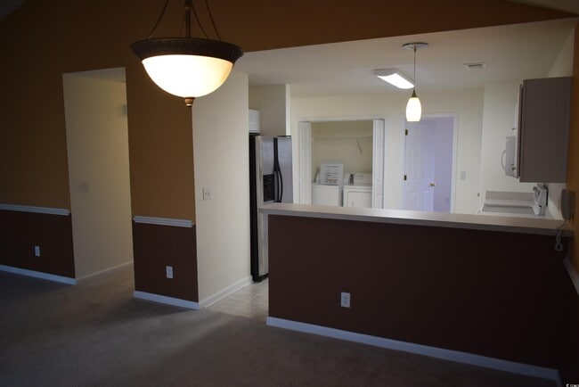 Building Photo - 201 Vesta Dr