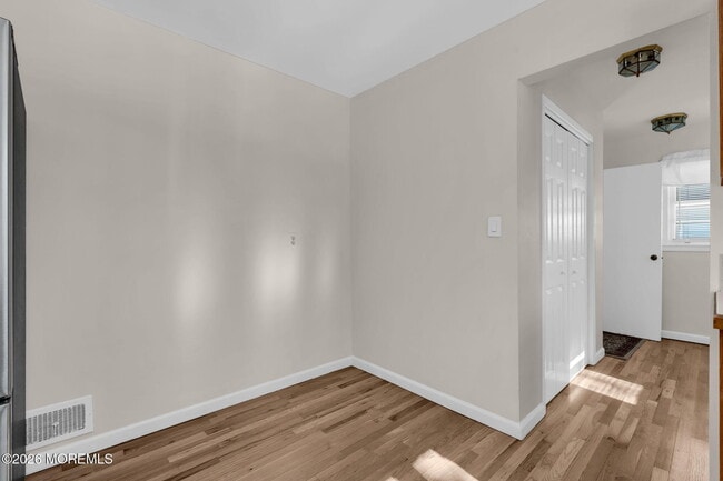 Building Photo - 7 Klein St