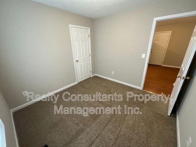 Building Photo - 1702 Marion St