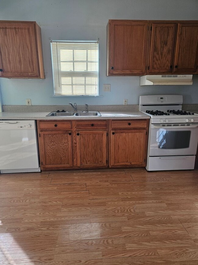 Building Photo - 966 Ave I