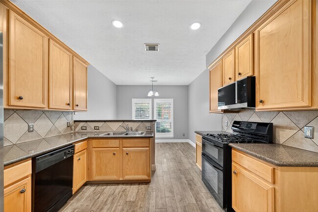 Building Photo - 1408 S Friendswood Dr