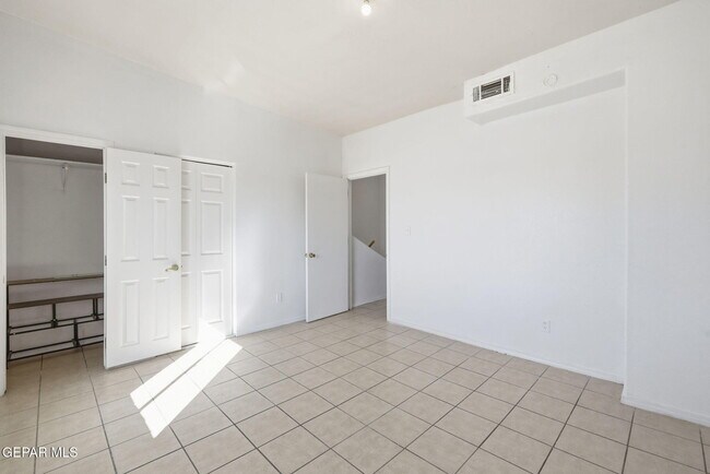 Building Photo - 13113 Violeta Ln