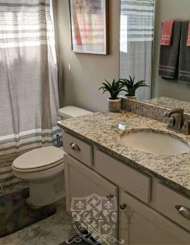 Building Photo - 708 Goswell Dr