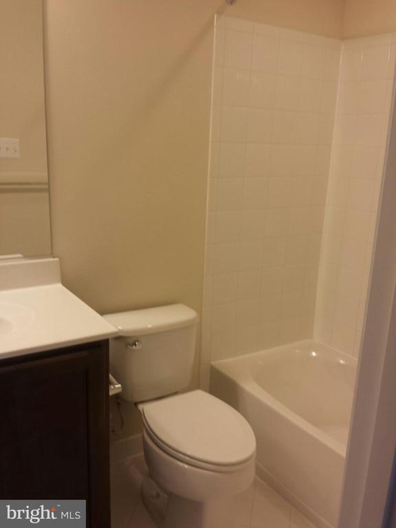 Building Photo - 6041 Maple Hill Rd