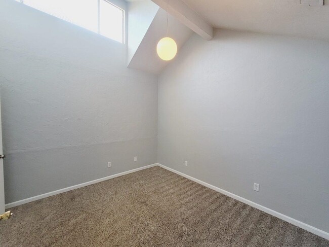 Building Photo - 1257 E Orange Ave