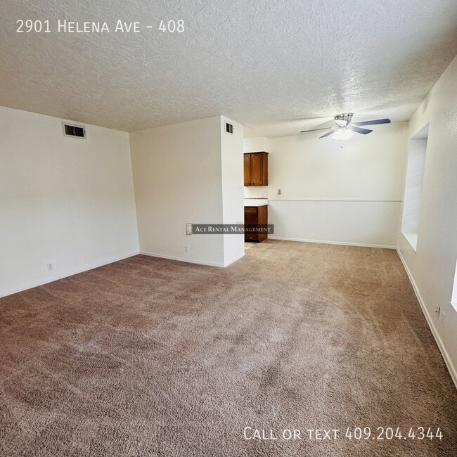 Building Photo - 2901 Helena Ave