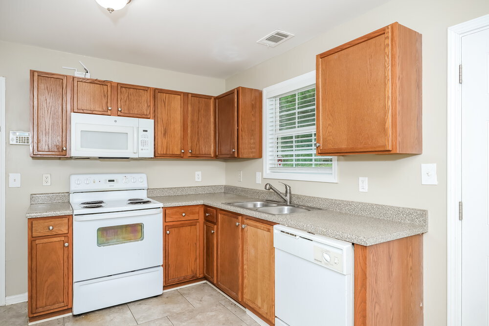 Building Photo - 2045 Ivy Ln