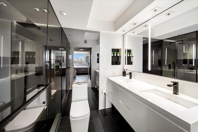 Building Photo - 650 West Ave