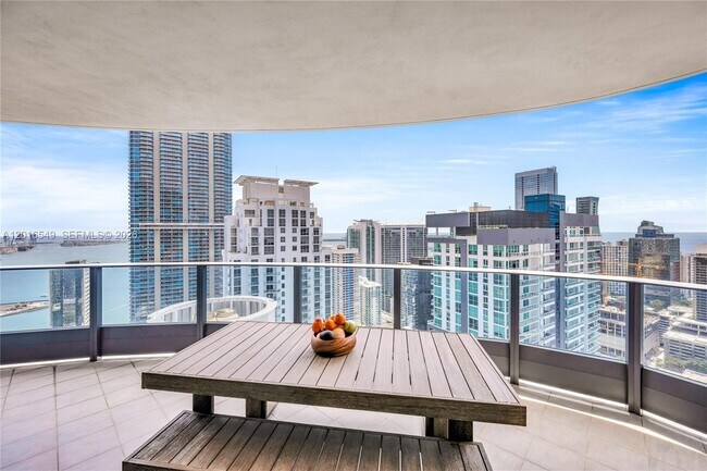 Building Photo - 1000 Brickell Plaza