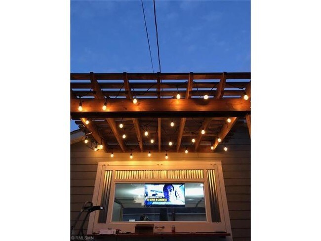 Building Photo - 3221 42nd Ave S