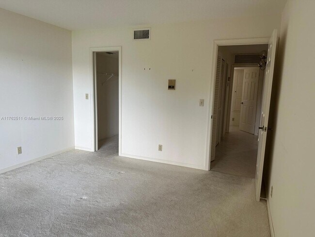 Building Photo - 12524 Shoreline Dr