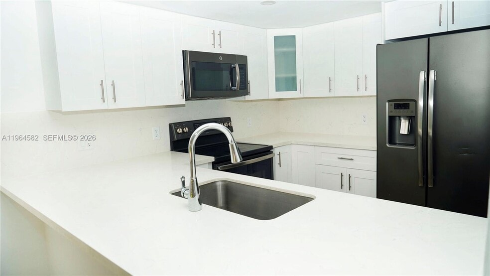 Building Photo - 7041 SW 42nd Pl