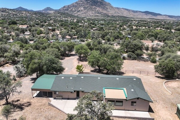 Building Photo - 7265 N Bridle Path