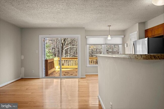 Building Photo - 1602 Oak Spring Way