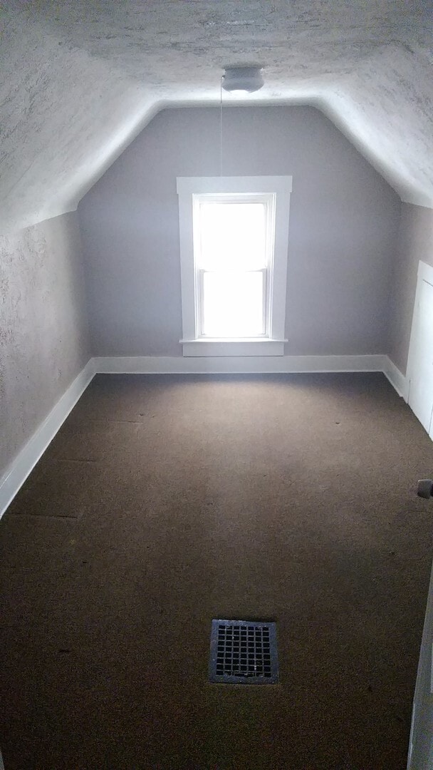 Building Photo - Single Family Home 4 Bedroom and 1.5 Bath For Rent