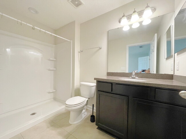 Building Photo - Moultrie Village Townhome, 2 BR/2.5 BA/1 Car