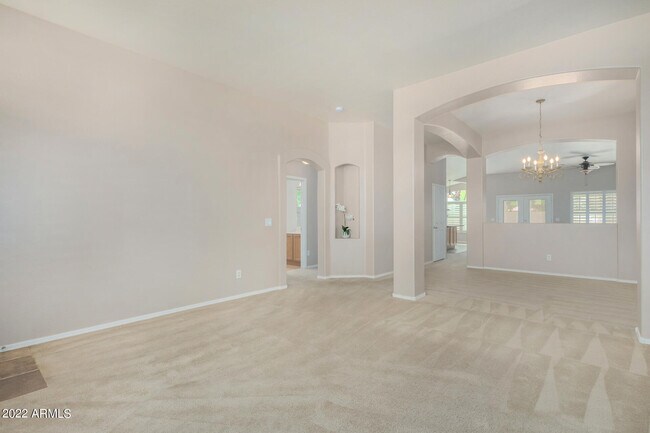 Building Photo - 433 E Jasper Dr