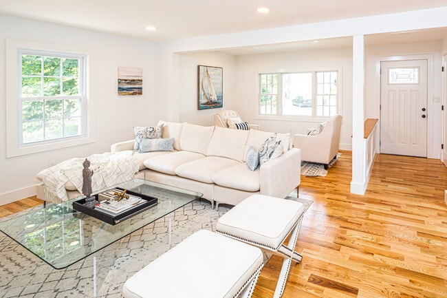 Building Photo - 84 Orchard St