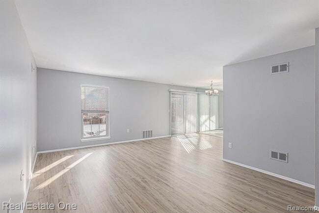 Building Photo - 31085 Pheasant Run St