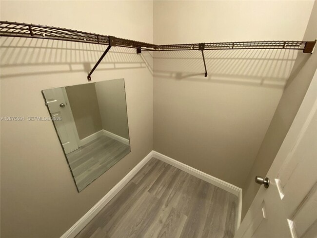 Building Photo - 2771 Riverside Dr