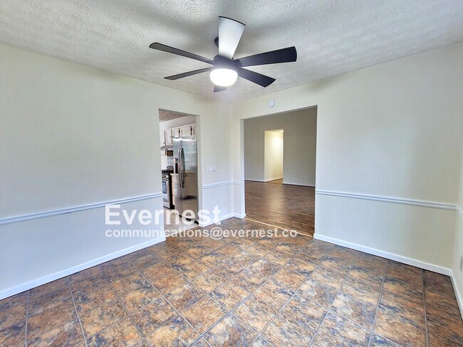 Building Photo - 2047 Arbor Forest Dr SW
