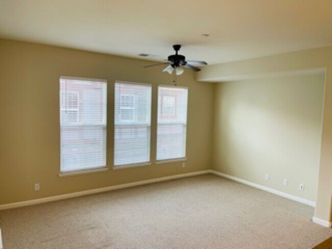Building Photo - 2BD/2BA Mountain House Condo, HOA, Water, & Garbage Included!
