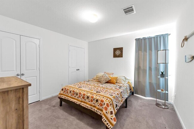 Building Photo - 24624 Pools Creek Dr