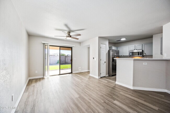 Building Photo - 2051 W Kristina Ave