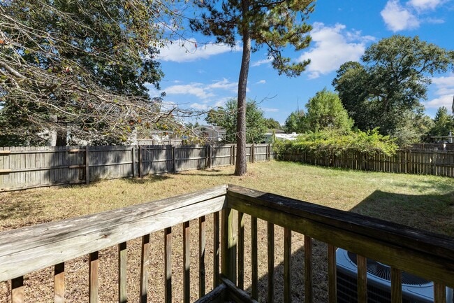 Building Photo - 183 Aquarius Rd