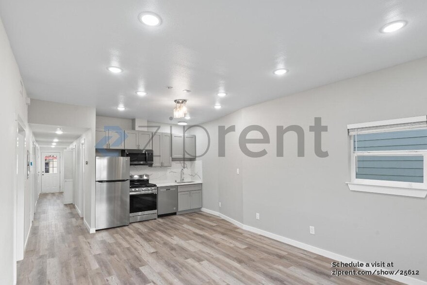 Building Photo - Unit