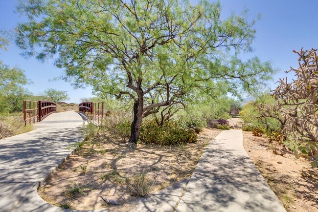 Building Photo - 815 Placita Topa