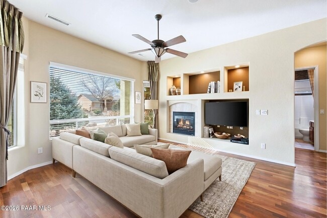 Building Photo - 6760 E Sandhurst Dr