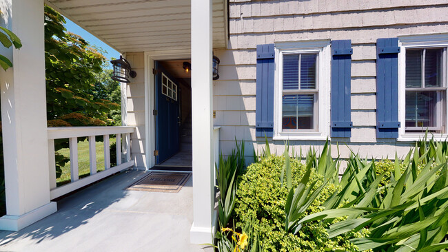 Separate Entrance - 591 Main St