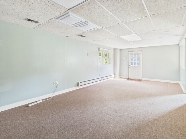 Building Photo - 6118 Walnut Landing Way
