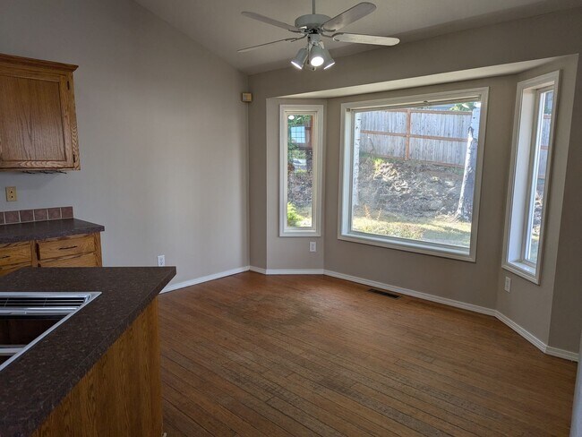 Building Photo - 5817 Cobalt Loop SE