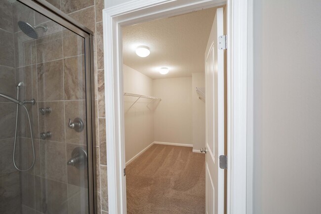 Building Photo - 7311 San Vista Dr