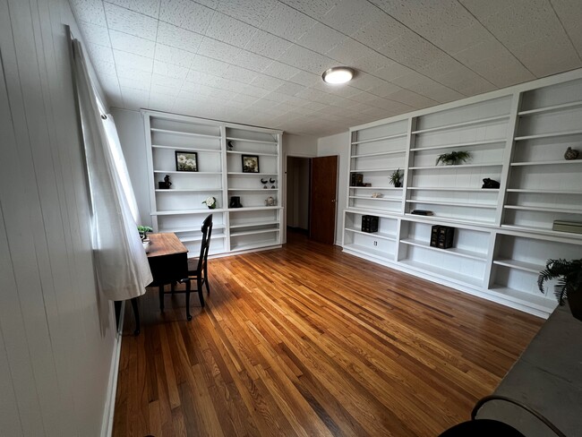 Building Photo - 56 Grandview Pl
