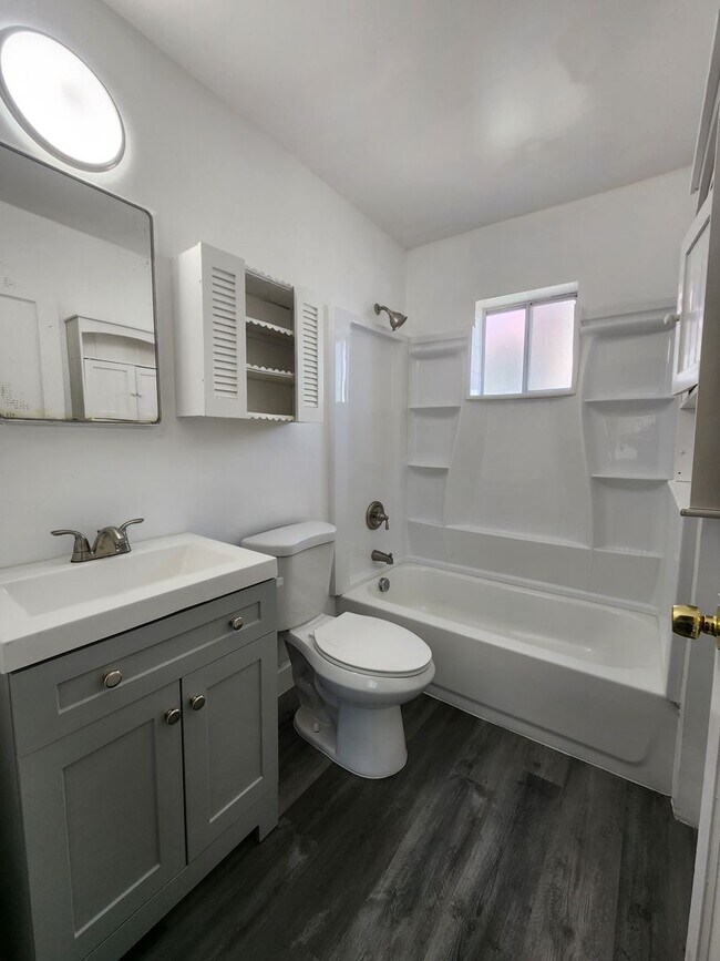 Building Photo - 432 N 15th St