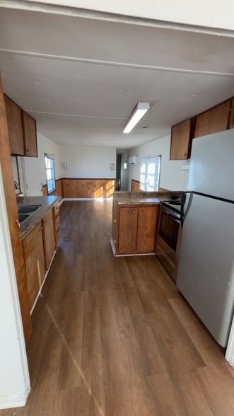 Building Photo - 1716 E Market Ave