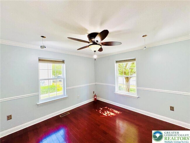 Building Photo - 6945 Hunt Dr