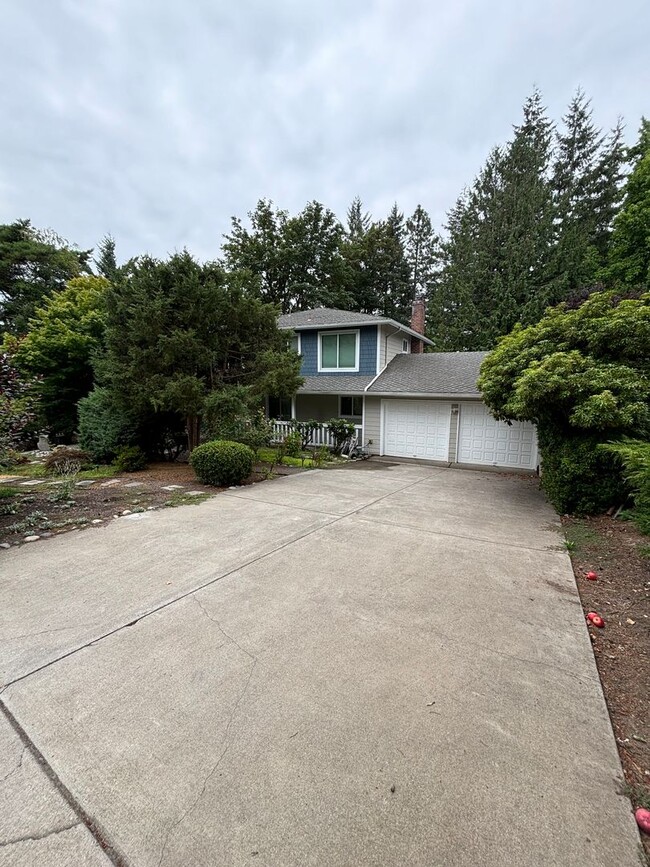 Building Photo - Mountain Park Private Basement Apartment