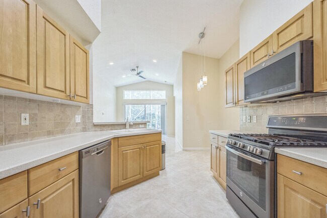 Building Photo - 5780 Saddle Trail Ln