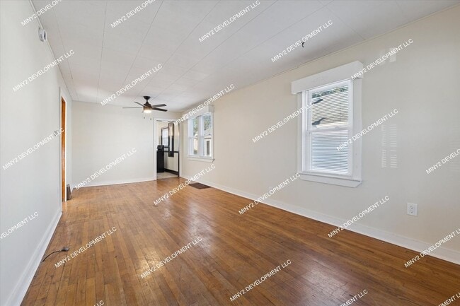 Building Photo - 22618 Maxine St