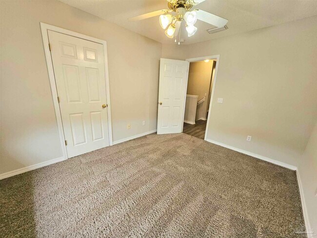 Building Photo - 3331 Two Sisters Wy