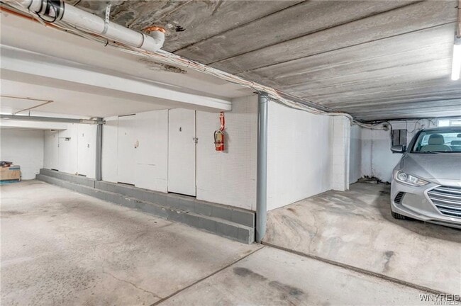 Building Photo - 32 Bernhardt Dr